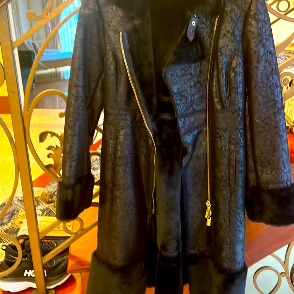 Guess women  coat like new worn only twice very very warm